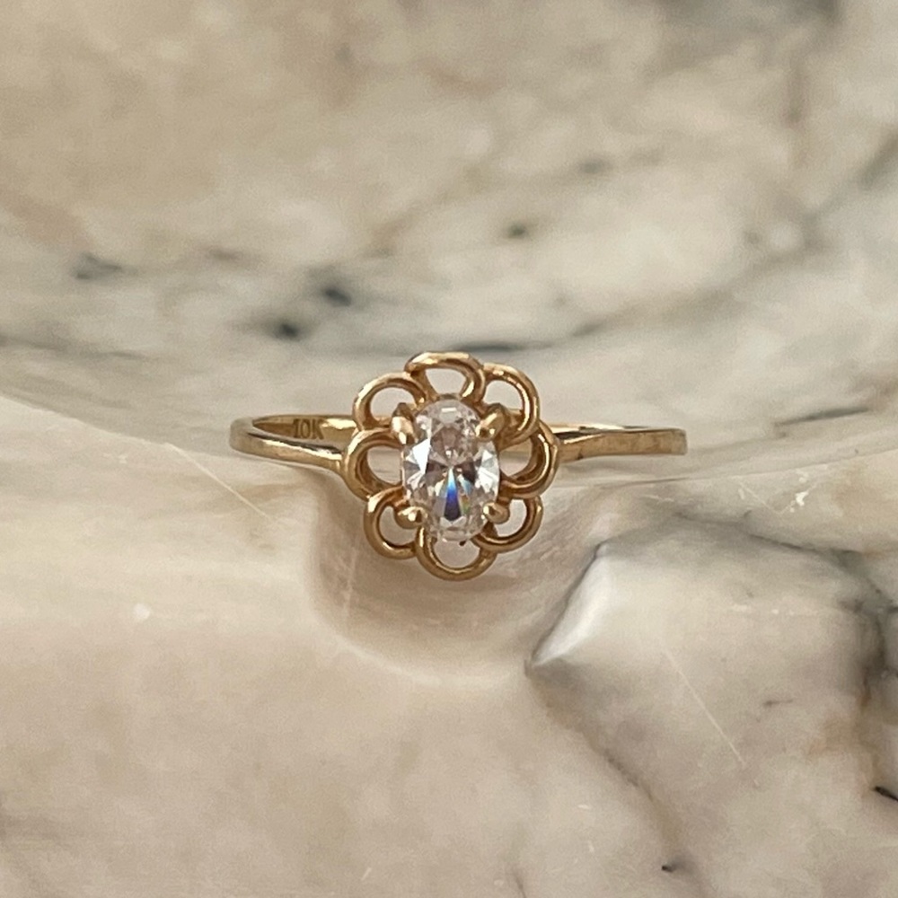 Solid 10K yellow gold vintage ring CZ cubic zirconia 90s minimalist 10 karat VTG - Picture 3 of 16
